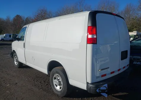 2024 Chevrolet Express Cargo Rwd 2500 Regular Wheelbase Wt из США, поврежденный, VIN 1GCWGAFP6R1250432